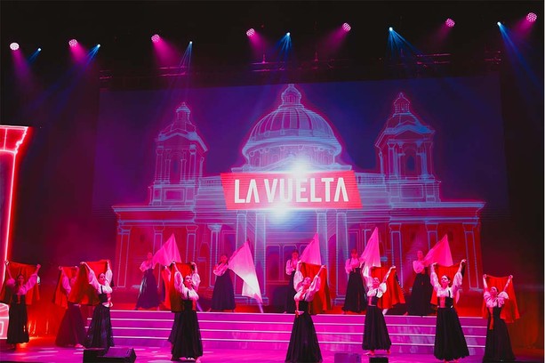 Alba–Limone: la Vuelta accende l'attesa con una colonna sonora spagnola. &quot;Un evento che ci fa sentire tutti importanti&quot; [VIDEO]