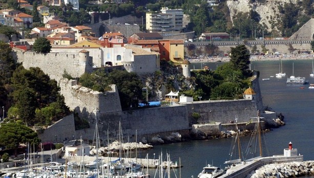 Dalla musica classica al jazz sotto le stelle: Pierre Génisson e Bruno Fontaine incantano la Cittadella di Villefranche-sur-Mer Dalla musica classica al jazz sotto le stelle: Pierre Génisson e Bruno Fontaine incantano la Cittadella di Villefranche-sur-Mer