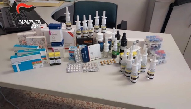 Impiego e commercio di sostanze vietate ad uso sperimentale: due gli arresti e due obblighi di firma Impiego e commercio di sostanze vietate ad uso sperimentale: due gli arresti e due obblighi di firma