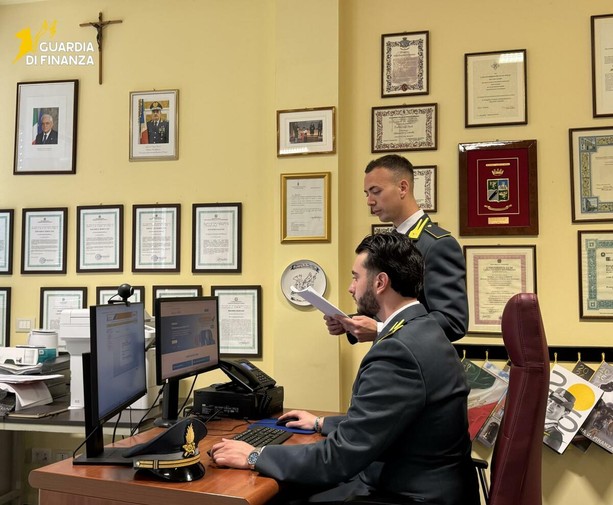 Cooperativa dei balneari nel mirino della Finanza: contestata evasione per oltre 900mila euro Cooperativa dei balneari nel mirino della Finanza: contestata evasione per oltre 900mila euro