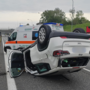 Incidente in tangenziale, auto ribaltata all'altezza di Venaria. Un ferito in codice giallo