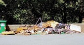 Pegli, rimossa una discarica abusiva lungo il torrente Varenna Pegli, rimossa una discarica abusiva lungo il torrente Varenna
