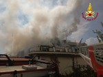 Borgoratti, appartamento in fiamme in via Sapeto. Strada chiusa per l’intervento dei vigili del fuoco Borgoratti, appartamento in fiamme in via Sapeto. Strada chiusa per l’intervento dei vigili del fuoco