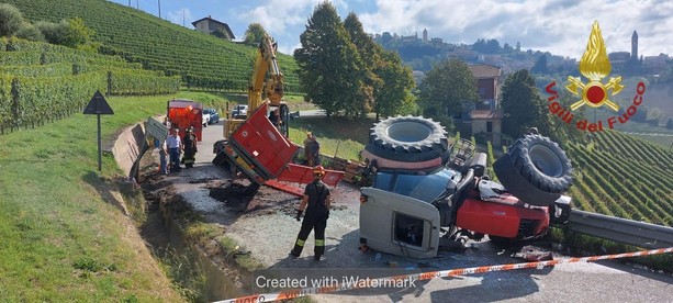 Trattore si ribalta a Monforte d'Alba: il conducente trasportato in elicottero all’ospedale &quot;Santa Croce&quot; di Cuneo