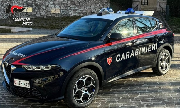 Viola il divieto di avvicinamento e picchia la moglie in un B&amp;B di Pontinvrea: arrestato