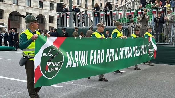 Adunata degli Alpini, Genova celebra le ‘Penne Nere’. Bucci e Salis: “La miglior risposta alle polemiche è stata la città”