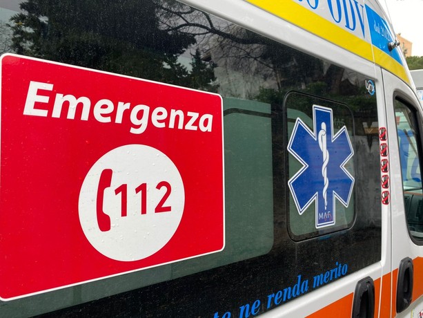 Pedone investito da un'auto a Roddi. Inutili i soccorsi