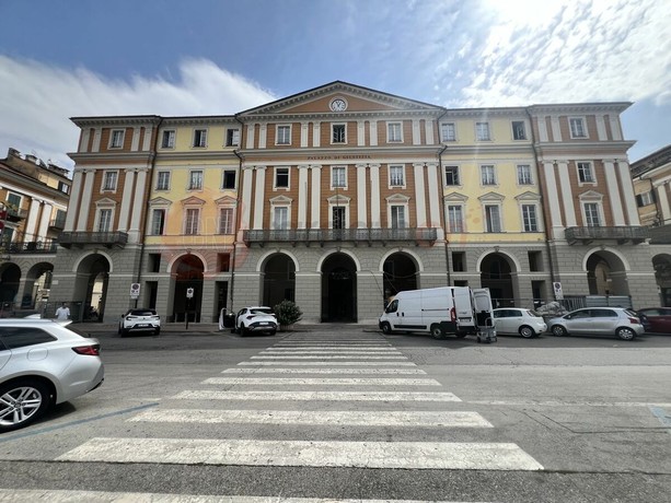 "Venite a Dogliani che siete morti": a giudizio per la violenta aggressione fuori dal locale "Venite a Dogliani che siete morti": a giudizio per la violenta aggressione fuori dal locale