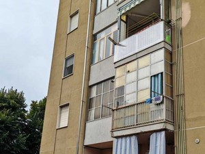 Via Fenoglio, il nuovo crollo riapre il caso delle case Atc: "Era tutto già segnalato"
