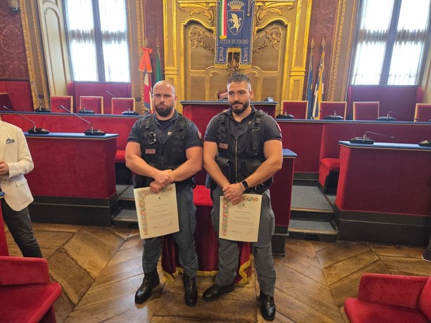 Dagli agenti coinvolti negli scontri di Aska a Mauro Glorioso: Torino consegna dieci benemerenze Dagli agenti coinvolti negli scontri di Aska a Mauro Glorioso: Torino consegna dieci benemerenze