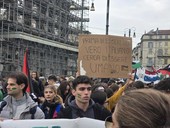 Studenti in piazza contro Meloni: &quot;Blocchiamo il governo del genocidio e del fossile&quot;