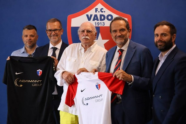 Calcio | Vado. Matteo Marani al “Chittolina”, il presidente della Lega Pro ha incontrato i vertici rossoblu Calcio | Vado. Matteo Marani al “Chittolina”, il presidente della Lega Pro ha incontrato i vertici rossoblu