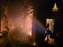 FOTO. Notte di fuoco a Cocquio Trevisago: cascinale in fiamme FOTO. Notte di fuoco a Cocquio Trevisago: cascinale in fiamme