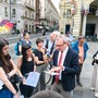 Agganciano i senzatetto nelle strade di Torino: &quot;Ma i nostri stipendi sono da fame&quot;