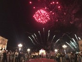 Torino festeggia San Giovanni al ritmo del Coachella: mini-concerti sui balconi di piazza Vittorio
