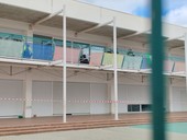 Pietra Ligure, cede la ringhiera a scuola: bimbo di 9 anni cade dal terrazzino