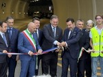 Tenda, taglio del nastro e taglio della realtà: il tunnel c’è, la chiarezza un po’ meno