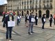 Insegnanti in piazza e a distanza di 2 metri: “A settembre come ripartiremo? Impossibile fare lezione così” [VIDEO]