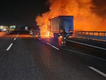 Attimi di paura sulla tangenziale di Torino: prende fuoco un tir alimentato a metano, ferito il concudente