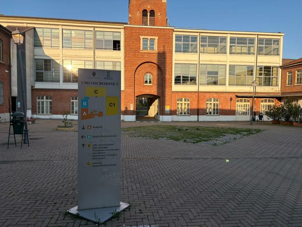 Sì all’intitolazione del “Cortile degli eroi silenziosi”: ma l’interpellanza alla 5 passa tra polemiche Sì all’intitolazione del “Cortile degli eroi silenziosi”: ma l’interpellanza alla 5 passa tra polemiche