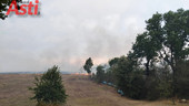 Paura in frazione Valterza: incendio minaccia le abitazioni, fiamme a un metro dalle case. Il racconto drammatico di Mauro Cuniberti [FOTO E VIDEO]