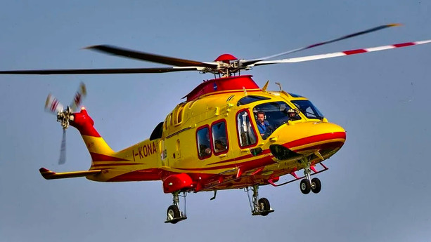 Incidente nella zona residenziale di Arcisate: è grave un diciottenne