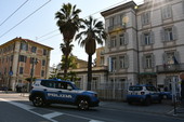 Permessi di soggiorno, blitz tra Imperia e Sanremo: arrestati funzionario e titolare di agenzia, sequestrati 267mila euro