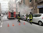 Paura in una lavanderia, un'asciugatrice prende fuoco, traffico temporaneamente bloccato (FOTO E VIDEO) Paura in una lavanderia, un'asciugatrice prende fuoco, traffico temporaneamente bloccato (FOTO E VIDEO)