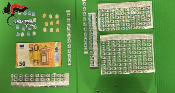 Ancora minorenne, ma già in grado di soldi falsi: i carabinieri arrestano un 17enne del Canavese