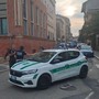 Blitz di una trentina di agenti in via Como: controlli antidroga anche con unità cinofile e agli esercizi commerciali. Quarante persone identificate, una denuncia e una segnalazione