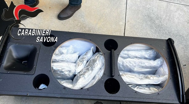 Fermati con un furgone con 66 kg di marijuana: il Gup dispone per i due fratelli gli arresti domiciliari (FOTO E VIDEO)