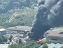 Maxi colonna di fumo nero a Cenesi: a fuoco la discarica (FOTO e VIDEO)
