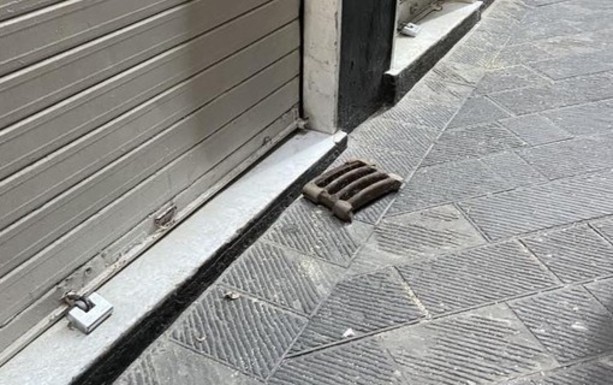 Smantellata la "banda dei tombini": otto arresti per i furti commessi tra Genova e Arenzano Smantellata la "banda dei tombini": otto arresti per i furti commessi tra Genova e Arenzano