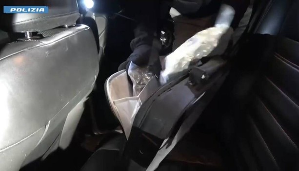 "È arrivata la neve": così i pusher avvisavano i clienti per spacciare la droga. Ecco come la Mobile ha interrotto il network criminale [VIDEO]