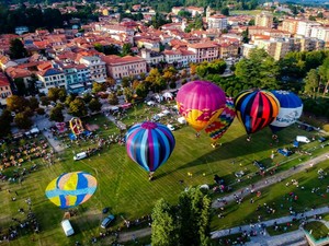 A SPASSO NEL WEEKEND. Dalla festa di San Vittore a Varese allo spettacolo delle mongolfiere di Angera: un ponte del 1° Maggio da non perdere