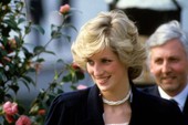 Quarant'anni fa la visita a Laveno Mombello di Lady Diana e del principe Carlo. Il ricordo dell'ex sindaco Ielmini: «Quel mazzo di mughetti per la principessa»