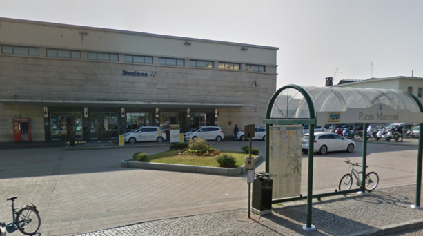 Rissa tra tre donne in piazza Marconi: intervengono Carabinieri e Polizia