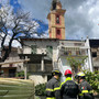 Fulmine sul campanile di Corte, droni dei Vigili del Fuoco in volo sulla frazione: 20 abitazioni in zona rossa (Video) Fulmine sul campanile di Corte, droni dei Vigili del Fuoco in volo sulla frazione: 20 abitazioni in zona rossa (Video)