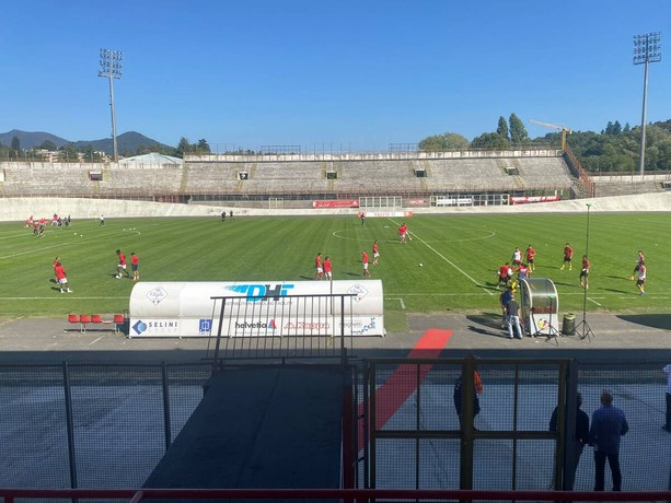 IN DIRETTA. Varese-Lentigione per sentirsi in casa. Casatese-Varesina per riprendersi tutto. Pro Patria-Solbiatese per la storia IN DIRETTA. Varese-Lentigione per sentirsi in casa. Casatese-Varesina per riprendersi tutto. Pro Patria-Solbiatese per la storia