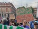 Governo 'climafreghista': gli ambientalisti si sbizzarriscono con i cartelli durante la protesta [VIDEO e FOTO]