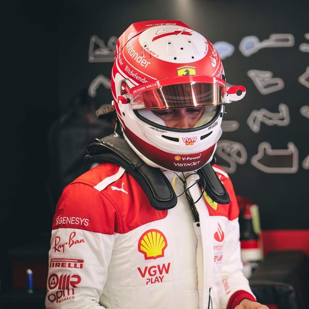 F1. A Montecarlo casco e tuta speciali: Leclerc vuole regalarsi un sogno tra le strade di casa