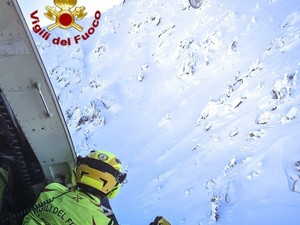 Valanga a Claviere, in corso le operazioni di soccorso (ci sono persone coinvolte) Valanga a Claviere, in corso le operazioni di soccorso (ci sono persone coinvolte)