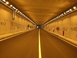 Tunnel Est-Ovest di Cuneo, paura e polemiche: “Sfiorata la tragedia, sicurezza insufficiente”