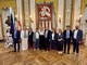 Silvia Salis presenta la sua squadra: “È la giunta von più donne nella storia d’Italia”. Poi l’attacco sui conti: “Mancano 50 milioni di euro, Piciocchi ci dovrà spiegare molte cose”