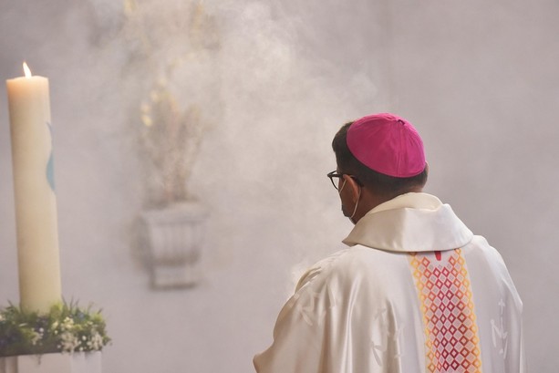 Mondovì, assolto il "finto" vescovo. Per il giudice non ci fu alcun inganno a fedeli e sacerdoti