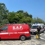 Cede un terrazzino delle Fornaci di Caldè, feriti due giovani