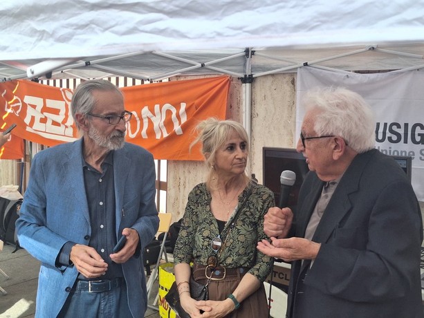 Luciana Littizzetto guida la protesta: "La Rai di Torino non si vende" [FOTO]