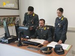 Stretta della Finanza sulle partite IVA "apri e chiudi": scoperti 64 operatori irregolari