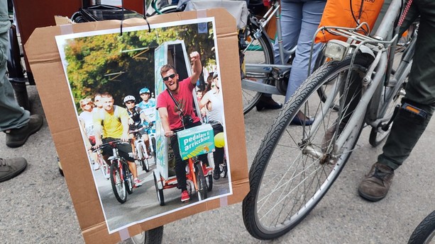 La Torino in bicicletta pedala per la città ricordando Gabriele Del Carlo e Velio Coviello La Torino in bicicletta pedala per la città ricordando Gabriele Del Carlo e Velio Coviello