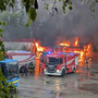 Incendio al deposito dei bus ad Alba: fiamme e alta colonna di fumo Incendio al deposito dei bus ad Alba: fiamme e alta colonna di fumo